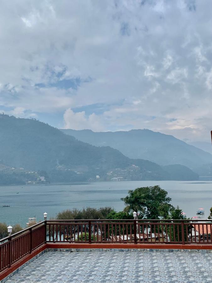 Hotel Chino Pokhara Esterno foto